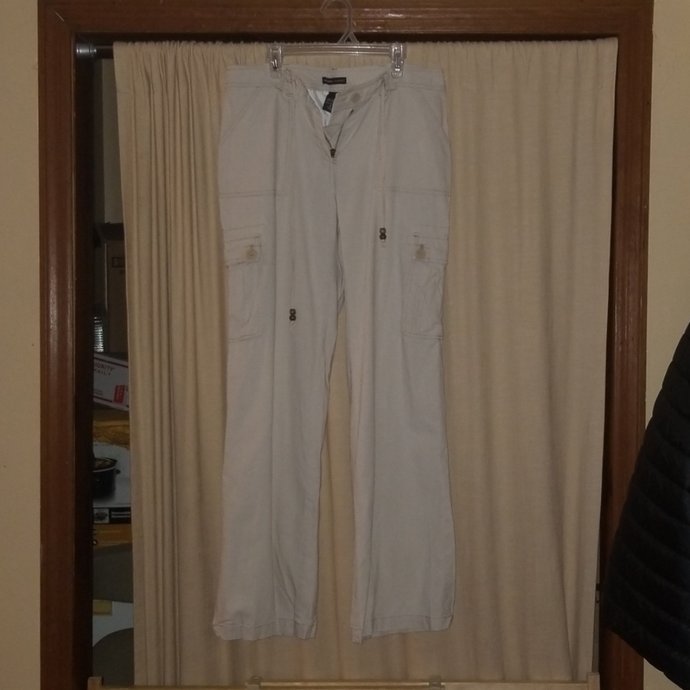 White/cream colored cargo pants ny&c size 4